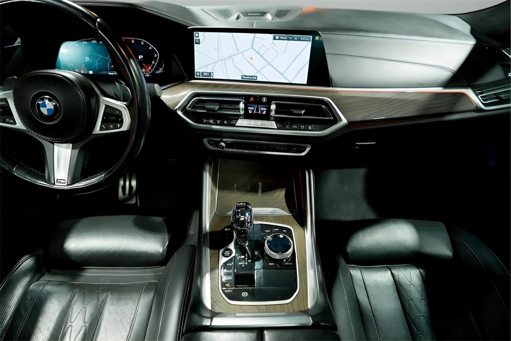 Used 2021 BMW X6 M50i w/ Executive Package image 25
