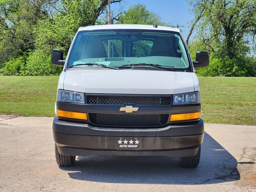 Used 2025 Chevrolet Express 2500 w/ Driver Convenience Package RWD video 2