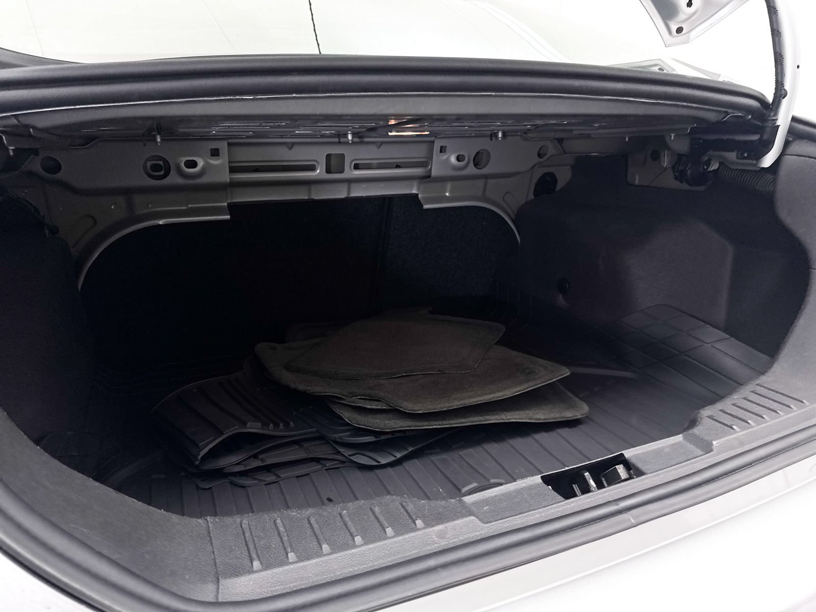 Used 2018 Ford Focus SE FWD image 23
