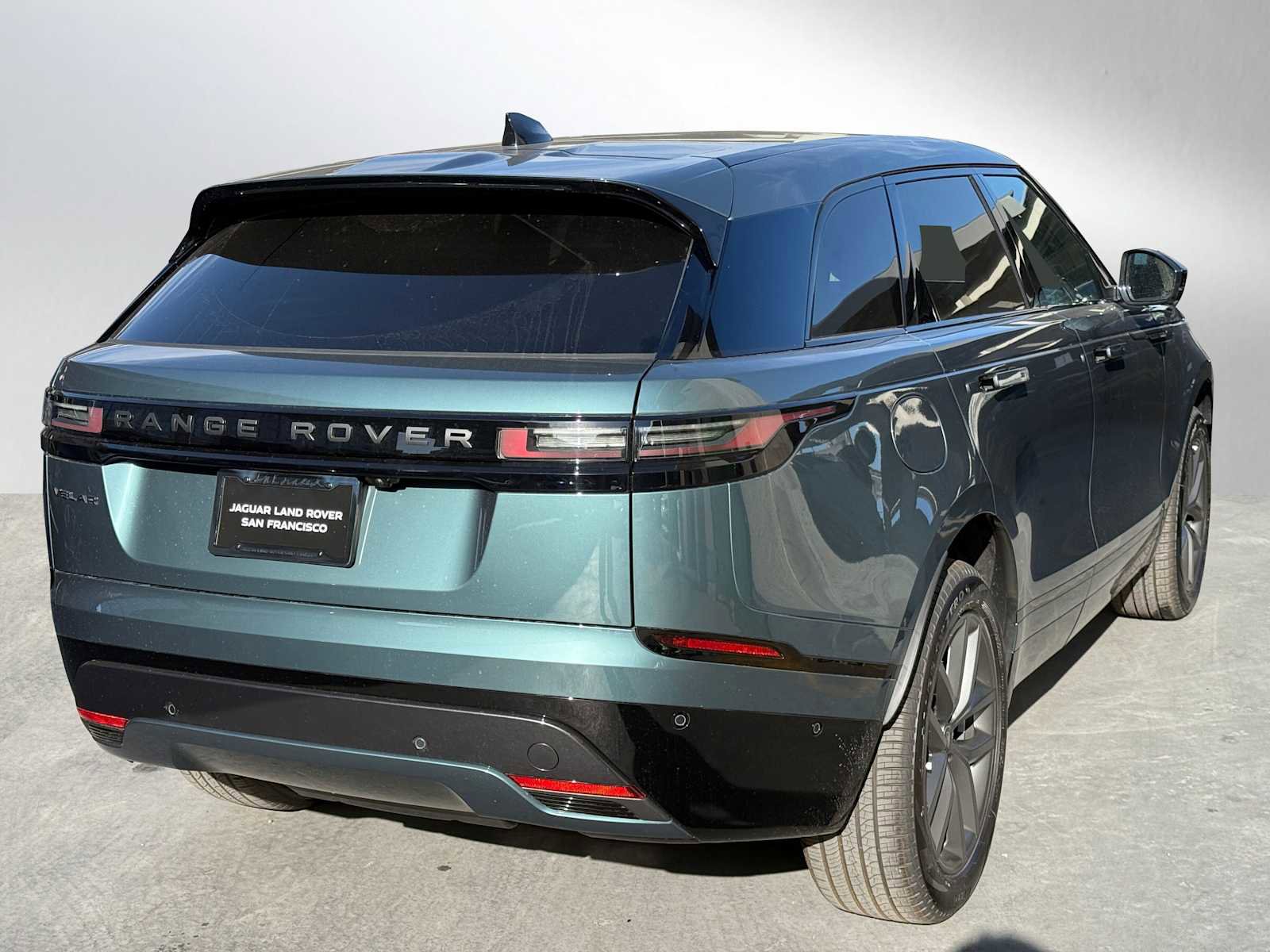 New 2026 Land Rover Range Rover Velar Dynamic SE image 5