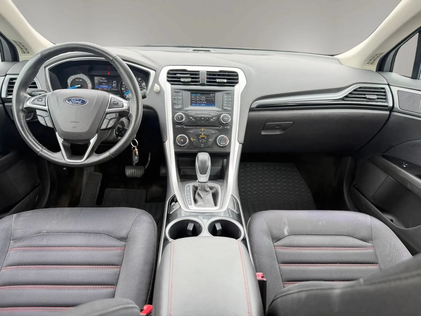 Used 2014 Ford Fusion SE w/ Equipment Group 201A FWD image 7