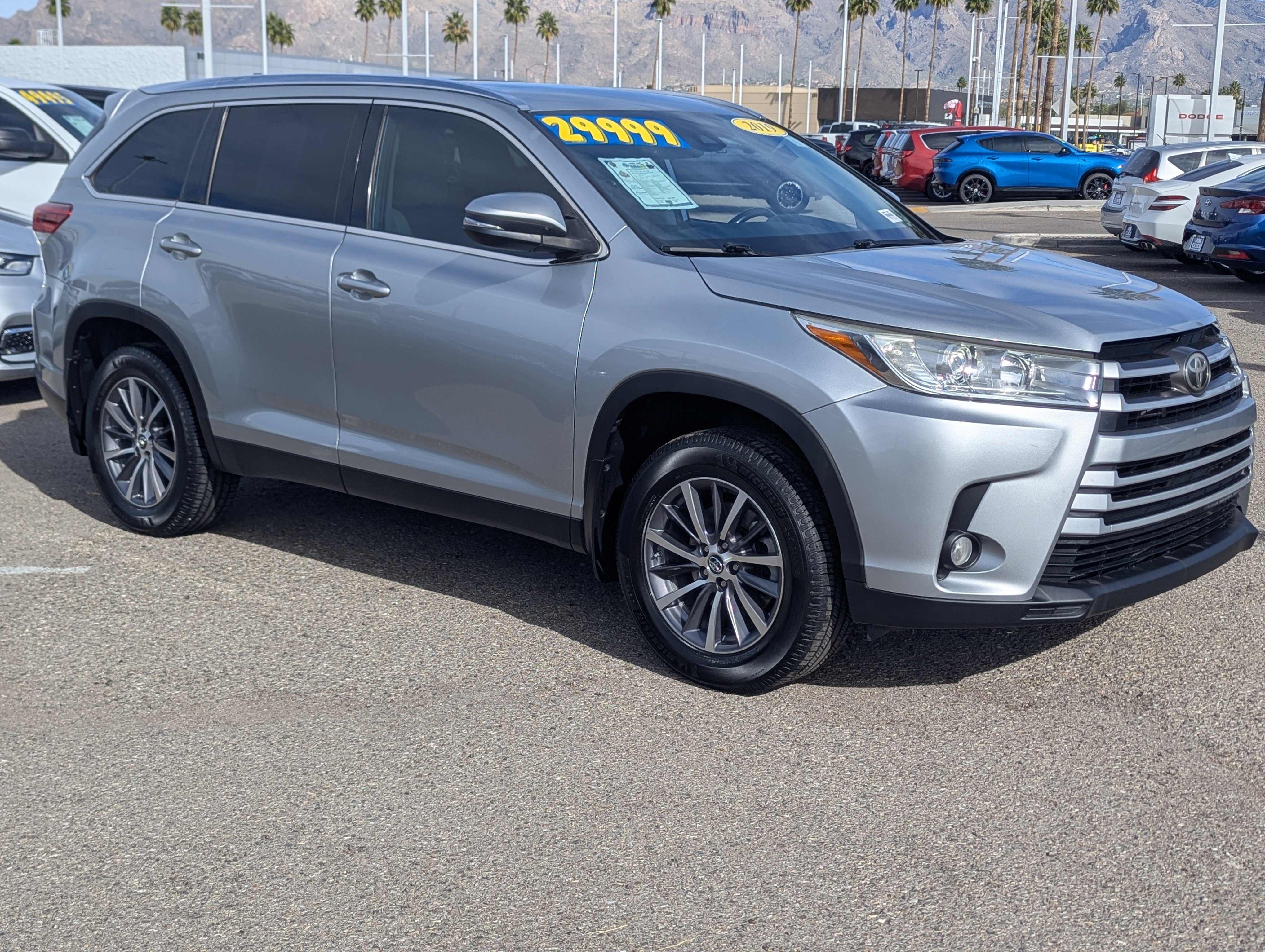 Used 2019 Toyota Highlander XLE image 1