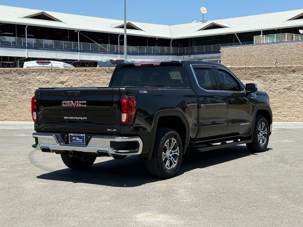 Used 2022 GMC Sierra 1500 SLE w/ X31 Off-Road Package AWD/4WD image 4