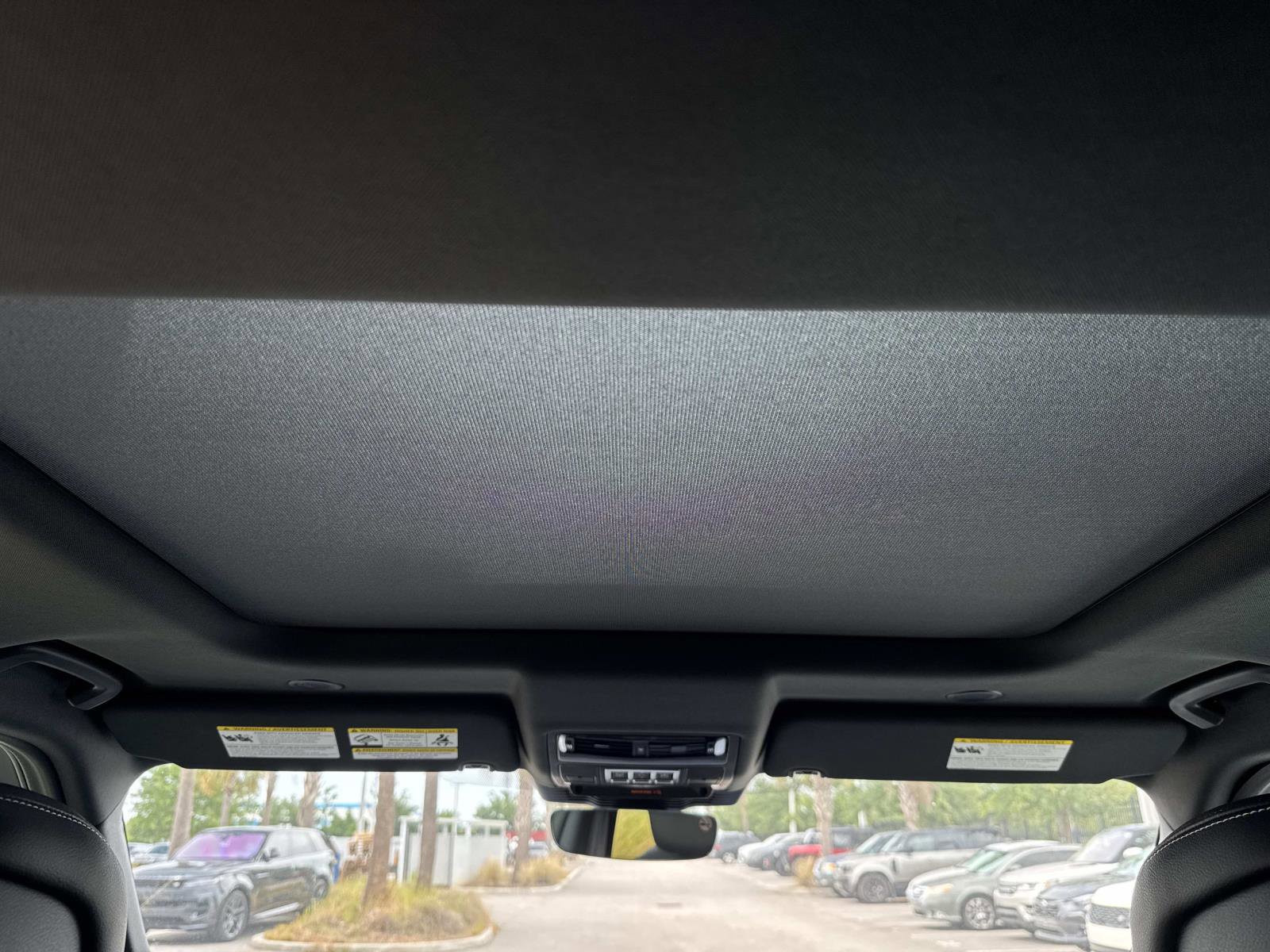 Certified 2025 Land Rover Discovery S AWD/4WD image 18