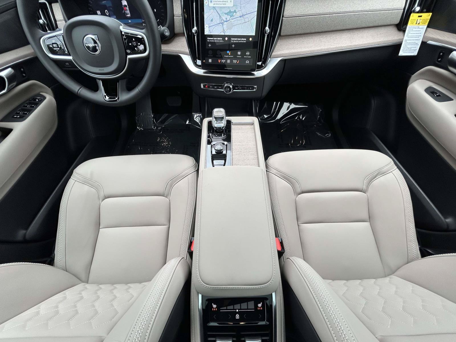 New 2026 Volvo XC90 B6 Plus w/ Protection Package Premier AWD/4WD image 14