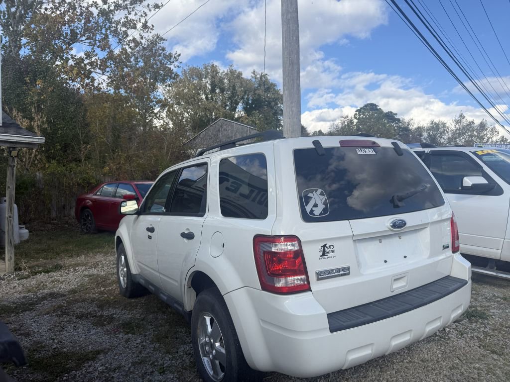 Used 2010 Ford Escape XLT image 4