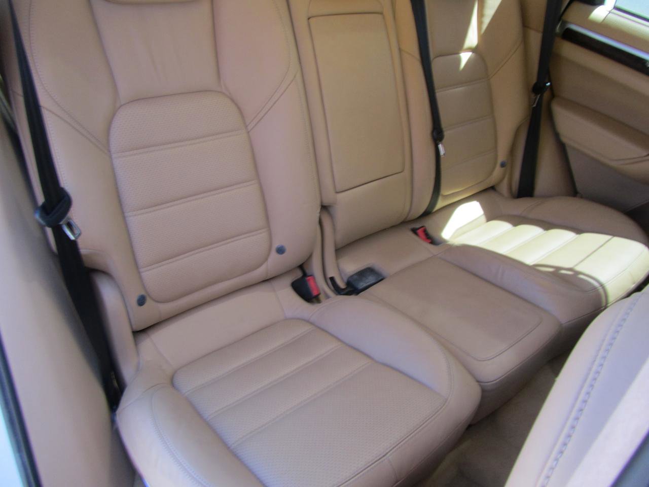 Used 2012 Porsche Cayenne Turbo AWD/4WD image 24