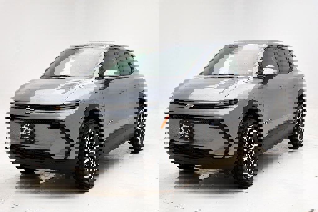 Used 2026 Chevrolet Equinox EV LT w/ Comfort Package image 2