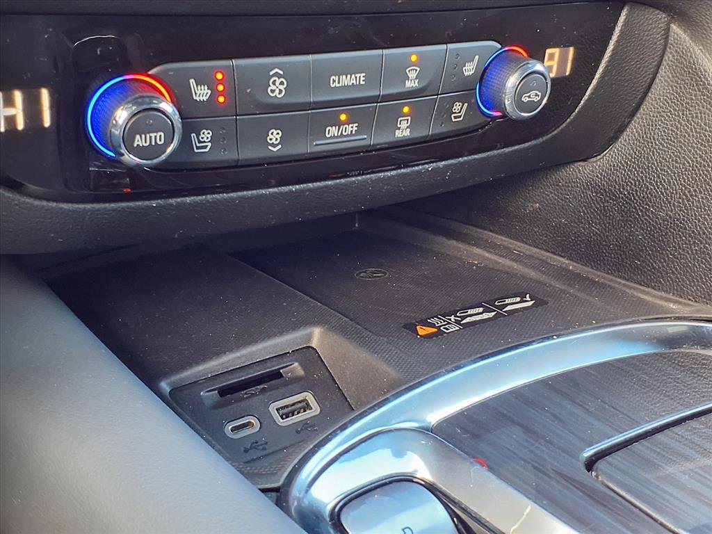 Used 2024 Buick Enclave Premium image 40