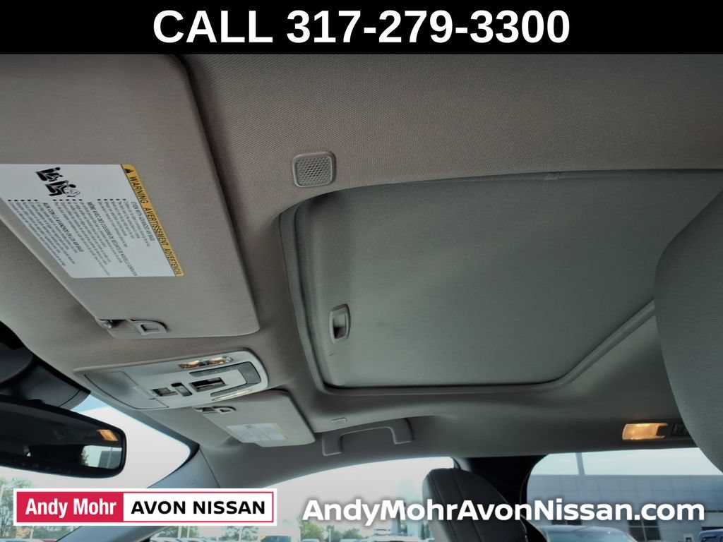 Used 2025 Toyota Sienna XLE FWD image 21
