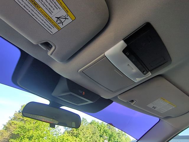 Used 2022 Nissan Pathfinder SV AWD/4WD image 28