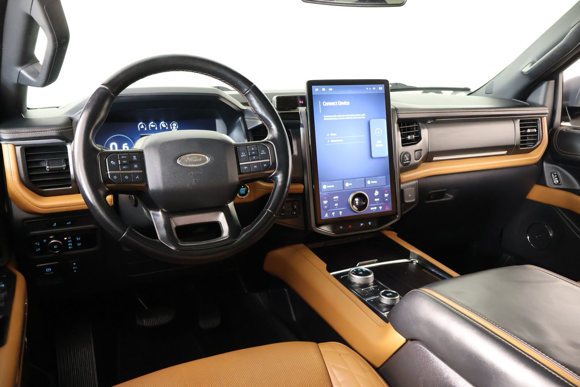 Used 2023 Ford Expedition Max Platinum AWD/4WD image 2