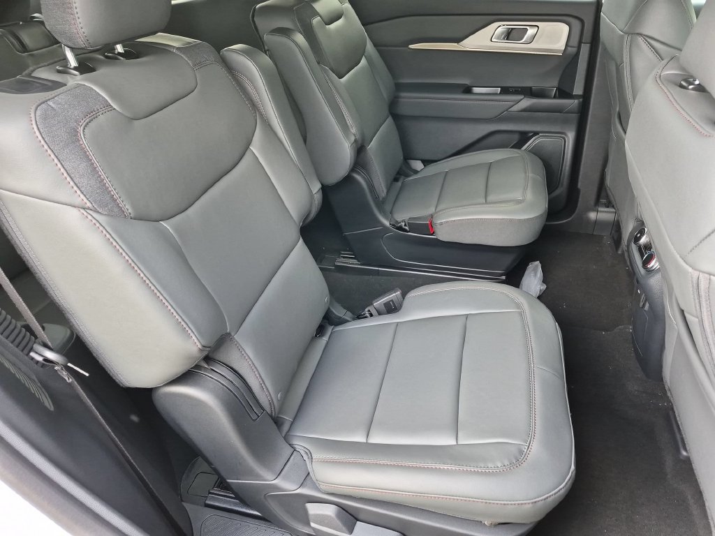 New 2026 Ford Explorer Active w/ Active Comfort Package AWD/4WD image 21