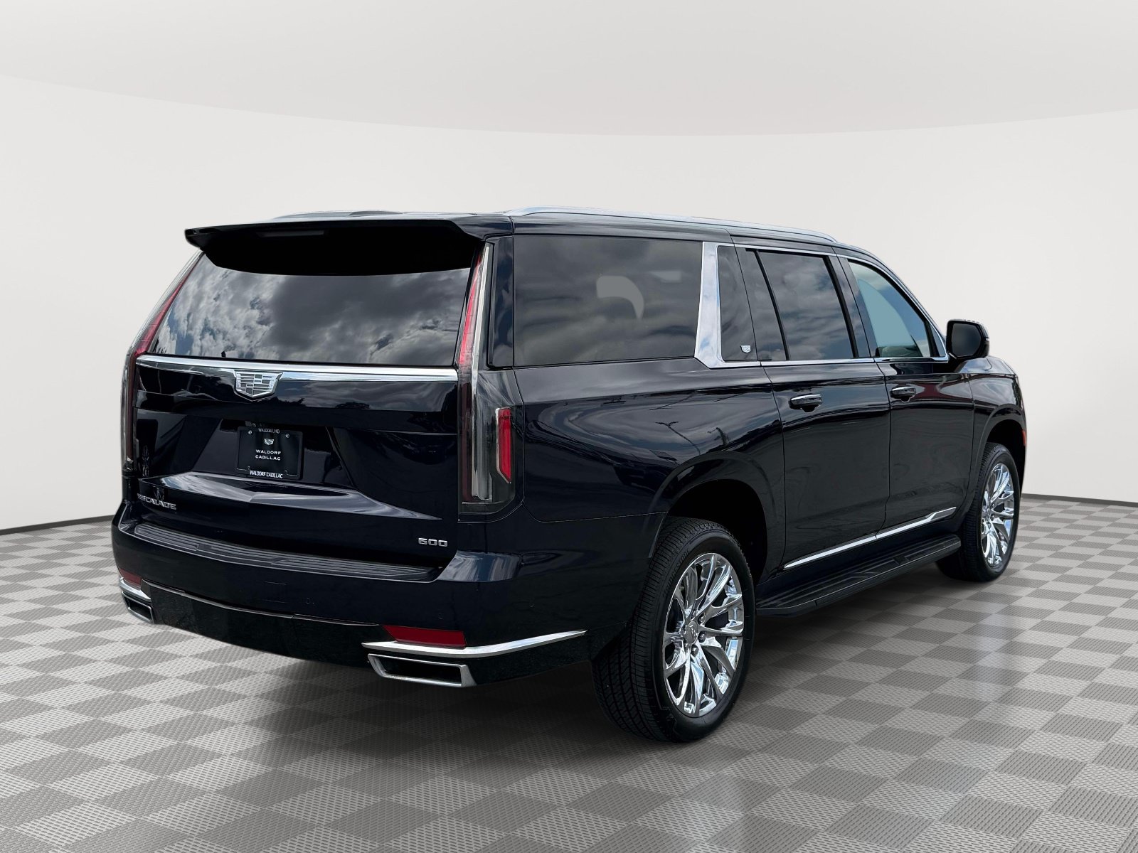 Certified 2022 Cadillac Escalade ESV Premium Luxury Platinum w/ LPO, Radiant Package AWD/4WD image 2