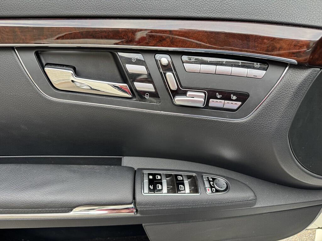 Used 2010 Mercedes-Benz S 550 4MATIC image 16