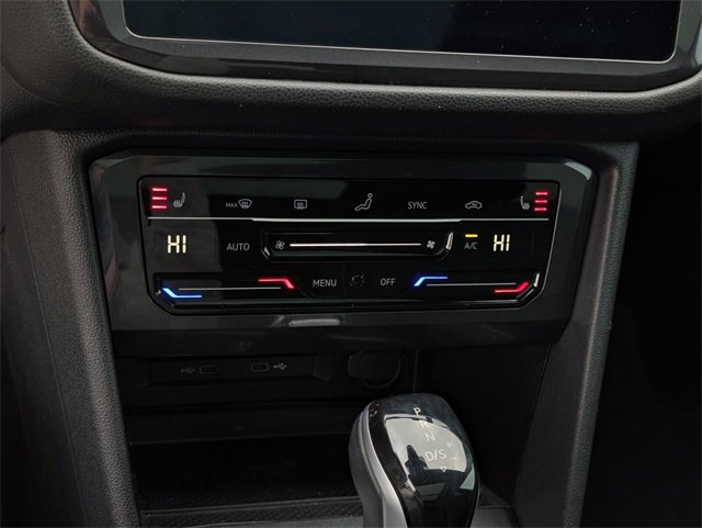 Used 2023 Volkswagen Tiguan SE R-Line image 16