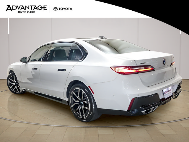 Used 2023 BMW 760i xDrive AWD/4WD image 5