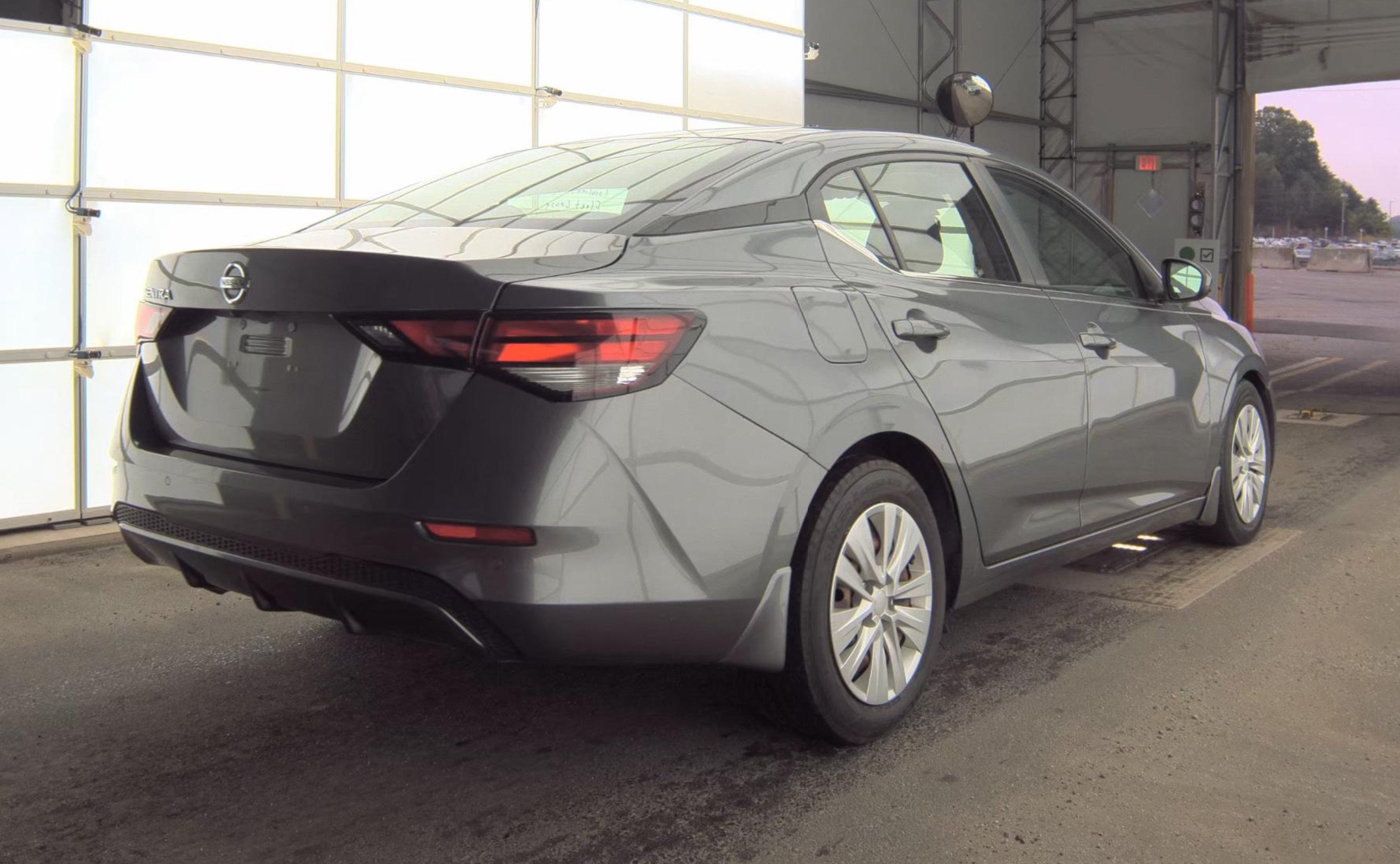 Used 2020 Nissan Sentra S w/ Trunk Package FWD image 5