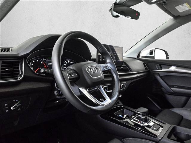 Certified 2024 Audi Q5 2.0T Premium w/ Convenience Package AWD/4WD image 10