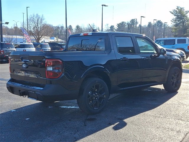 New 2025 Ford Maverick Lariat w/ Black Appearance Package image 3
