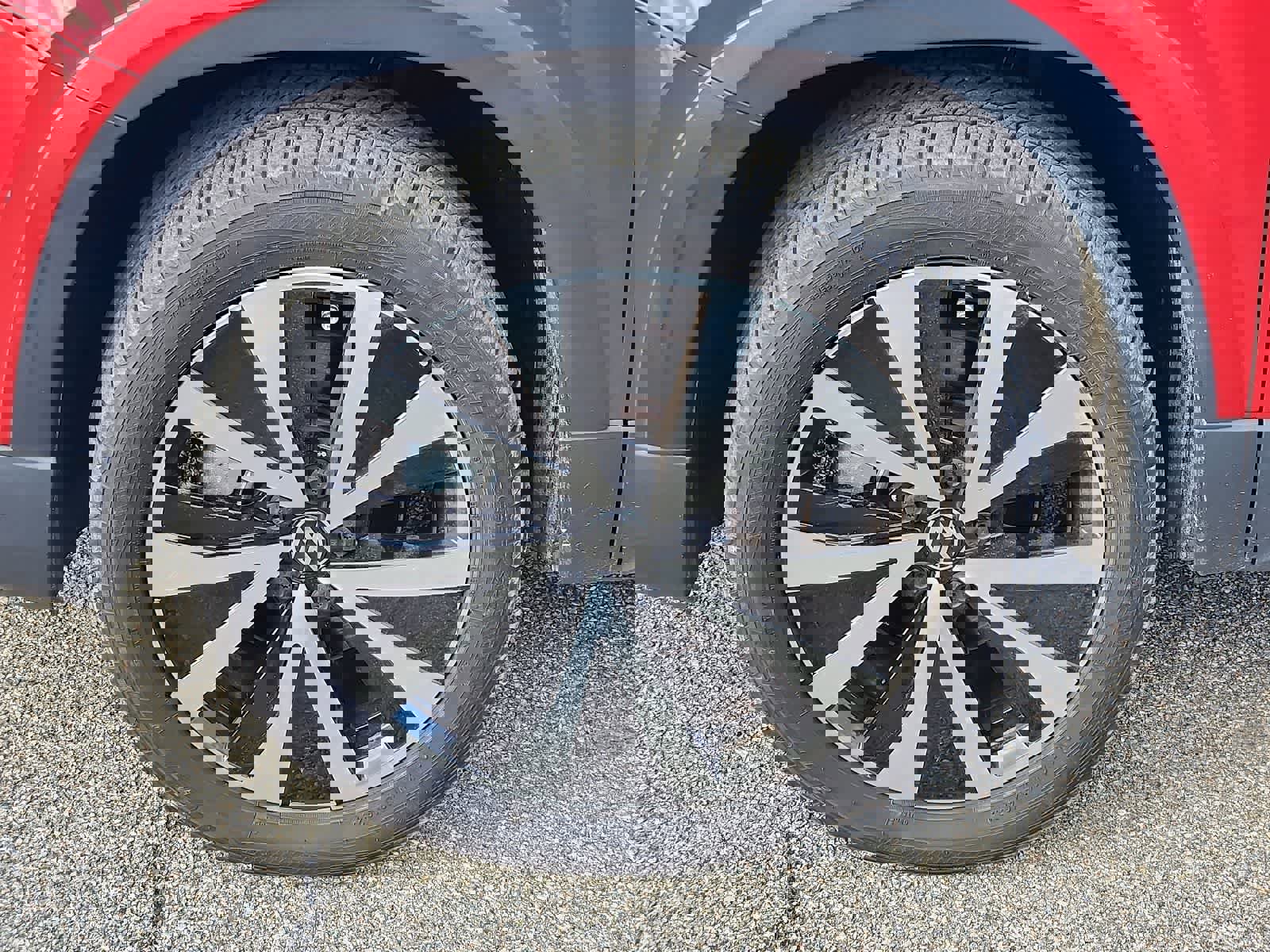 Used 2022 Volkswagen Taos SE w/ IQ.Drive SE Package image 9