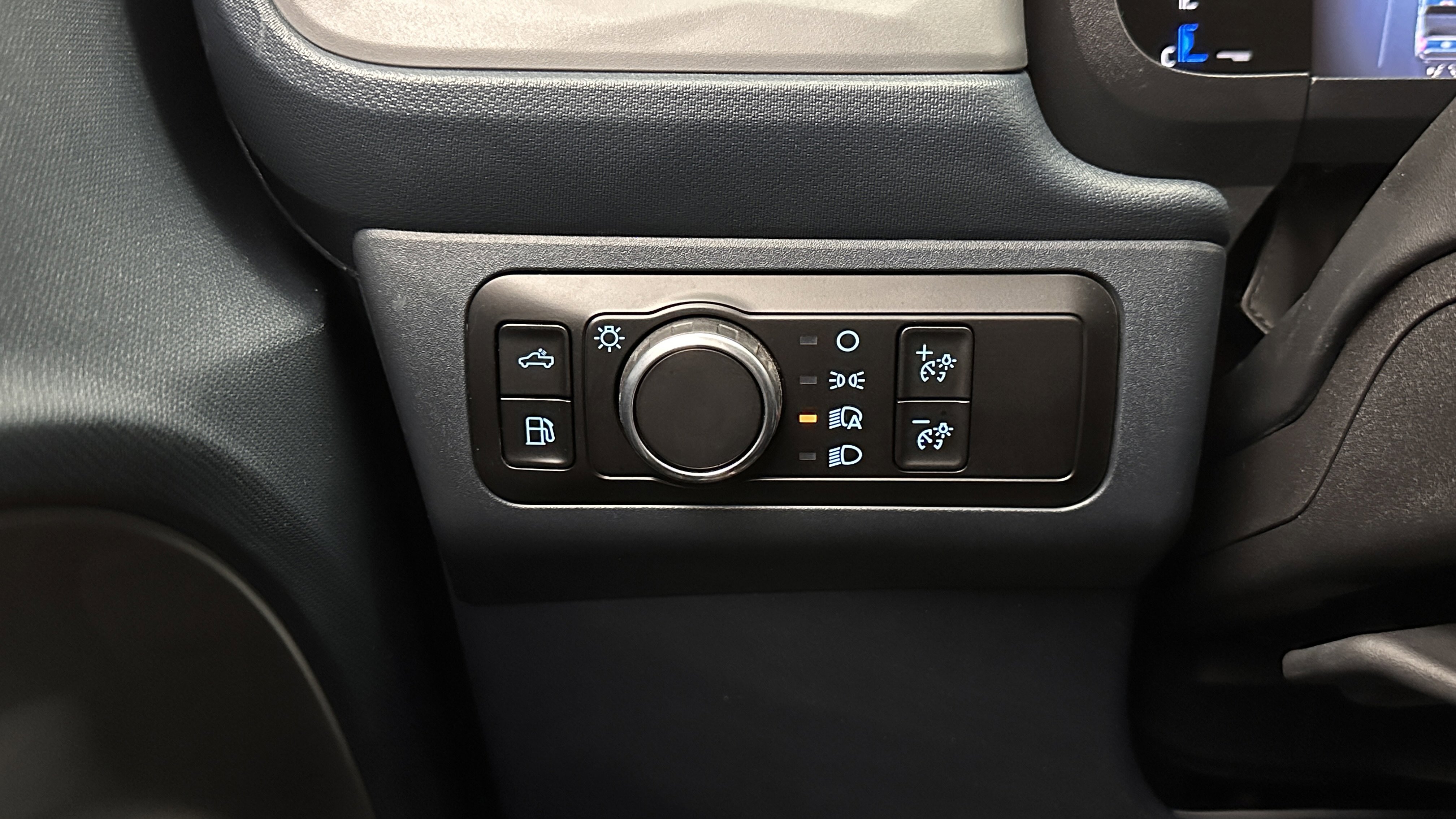 Used 2025 Ford Maverick XL FWD image 18