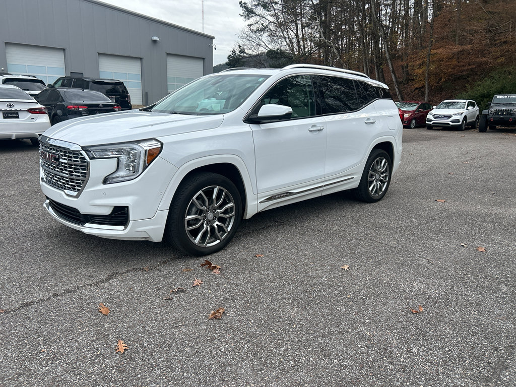 Used 2022 GMC Terrain Denali w/ Denali Premium Package image 7
