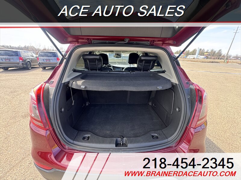 Used 2021 Buick Encore Preferred AWD/4WD image 9