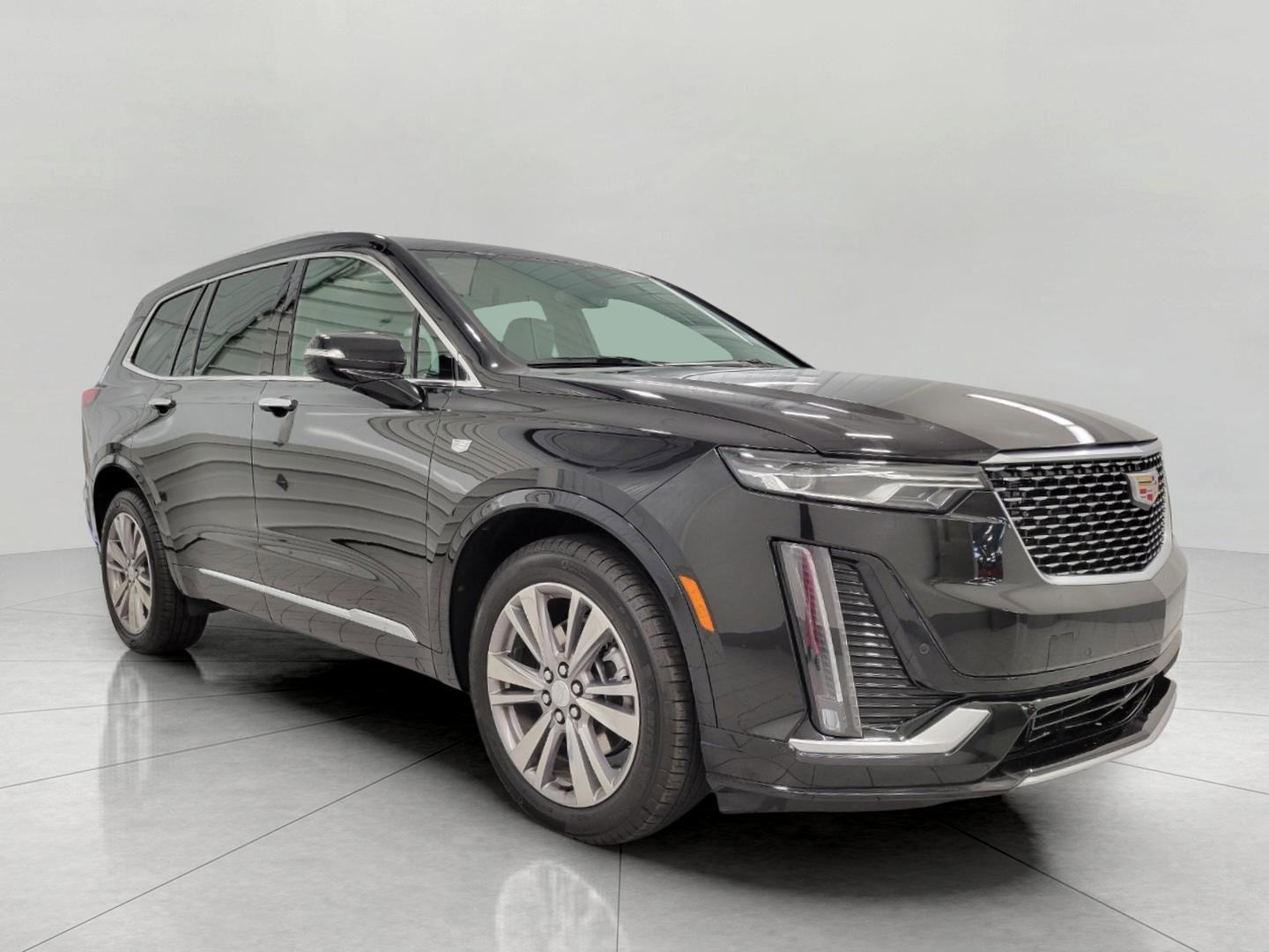 Certified 2025 Cadillac XT6 Premium Luxury image 1