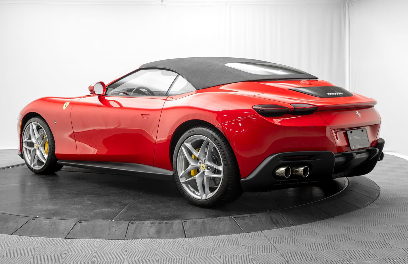 Used 2026 Ferrari Roma Spider RWD image 13