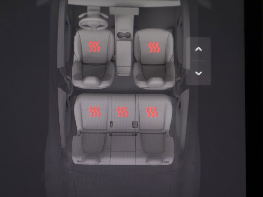 Used 2024 Tesla Model Y Performance AWD/4WD image 49