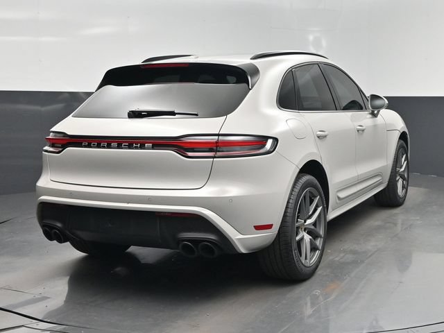 Used 2024 Porsche Macan AWD/4WD image 28