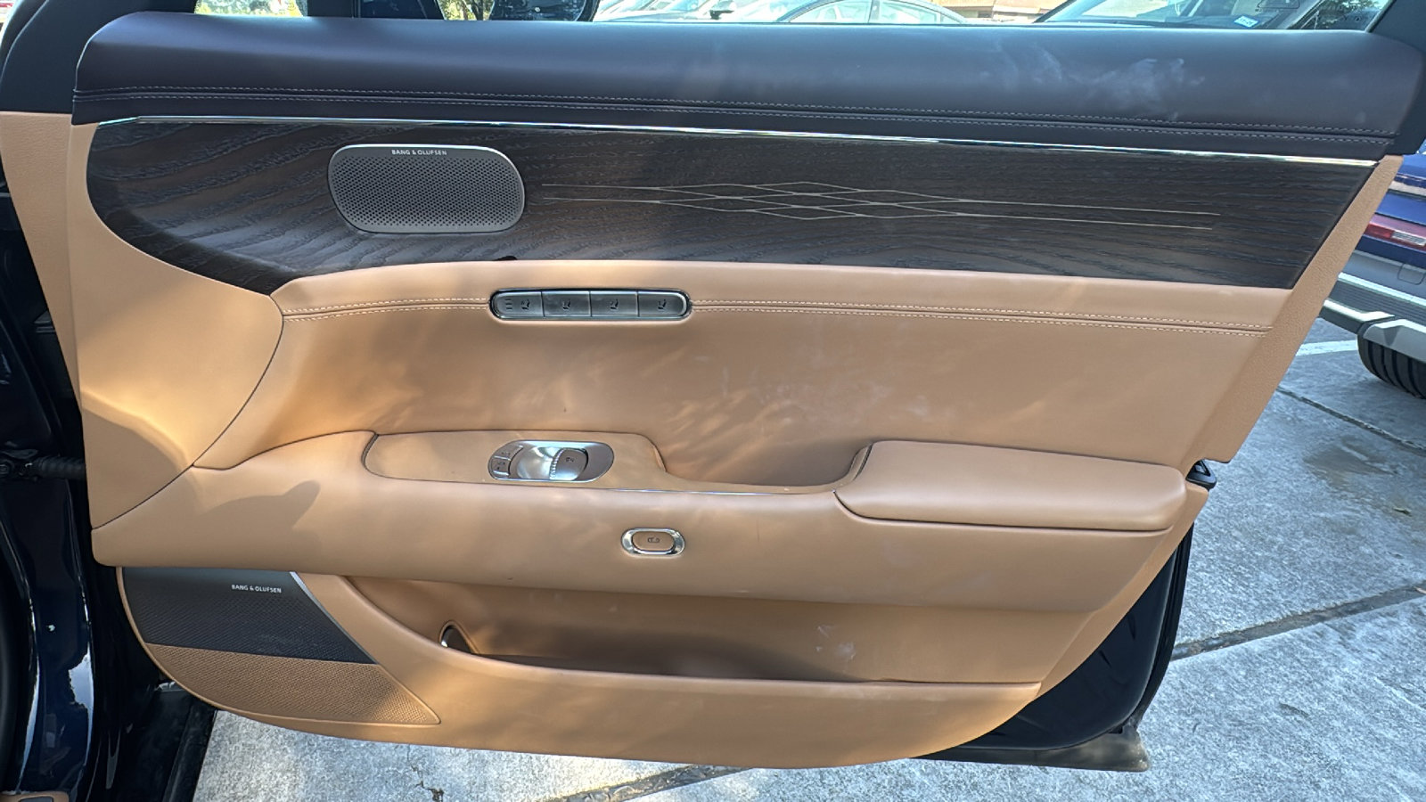 Used 2023 Genesis G90 3.5T image 30