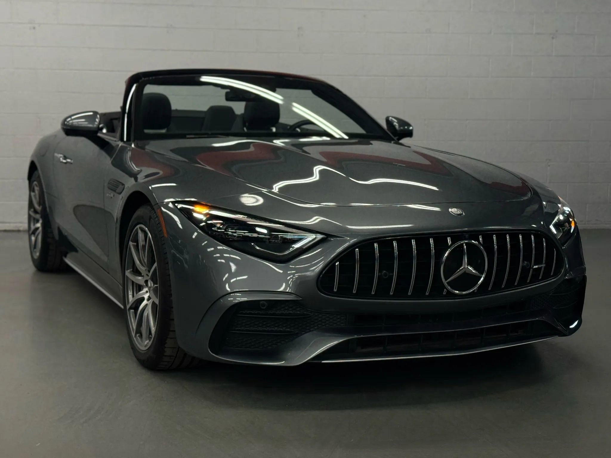Used 2023 Mercedes-Benz SL 43 AMG w/ Driver Assistance Package image 14