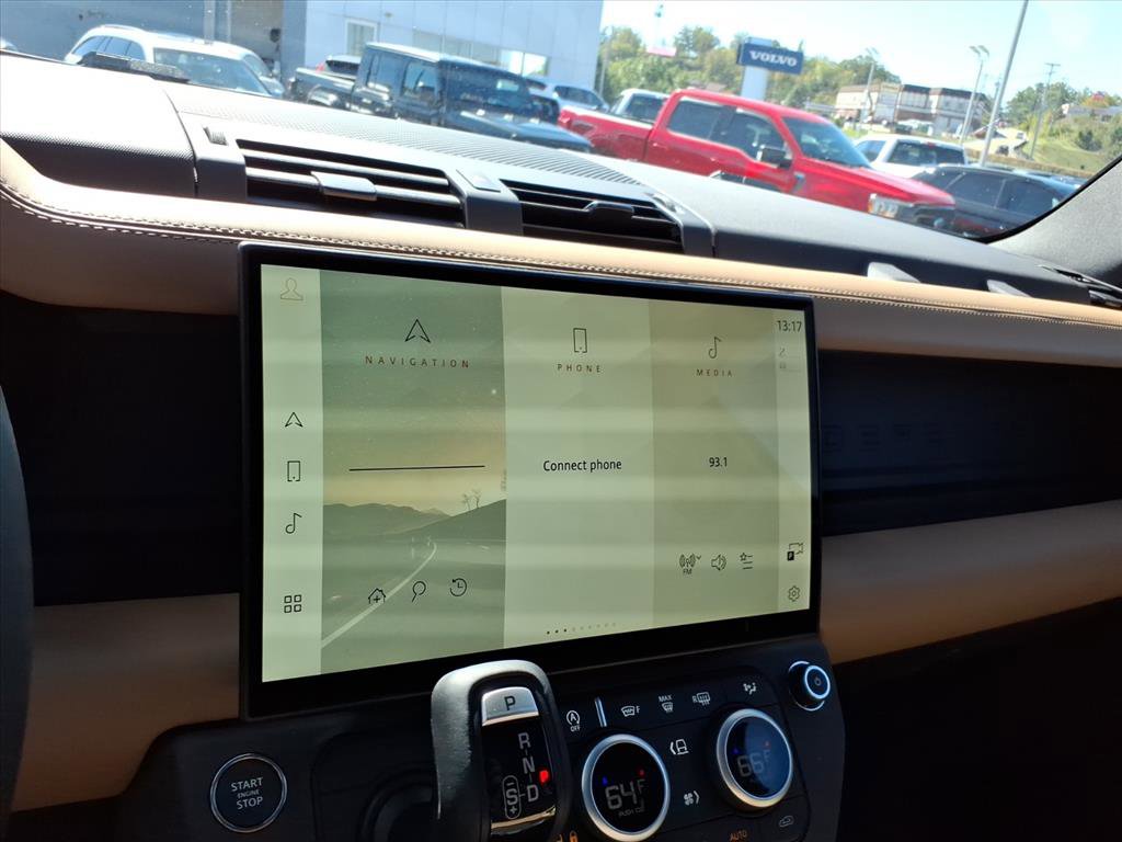New 2026 Land Rover Defender 110 X-Dynamic SE image 20