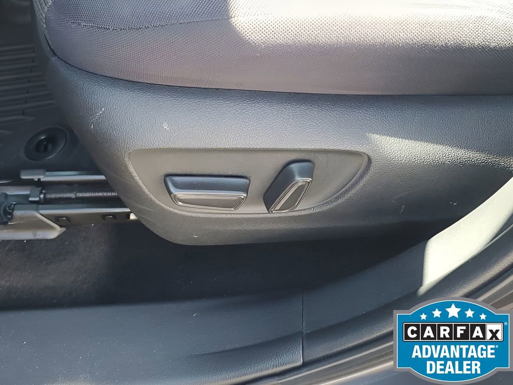 Used 2023 Toyota Highlander LE image 35