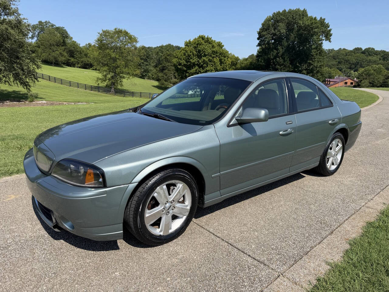 Used 2006 Lincoln LS RWD image 2