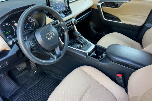 Certified 2020 Toyota RAV4 LE w/ All Weather Liner Package AWD/4WD image 11