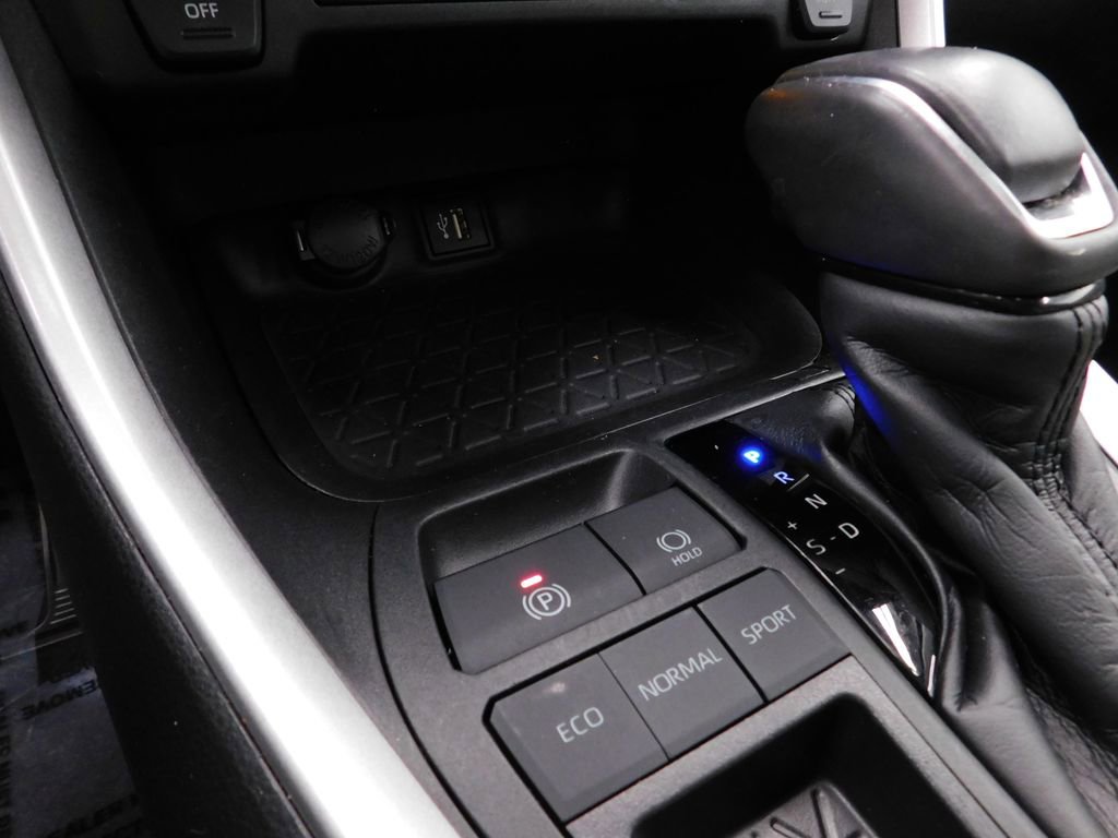 Used 2023 Toyota RAV4 XLE Premium image 24