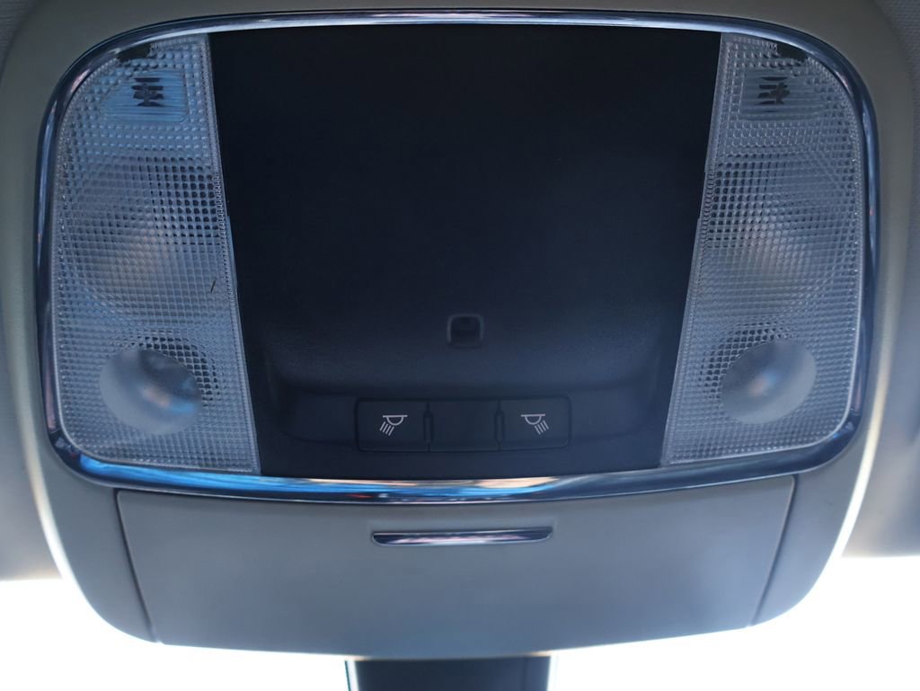 Used 2016 Chrysler 300 Limited image 15