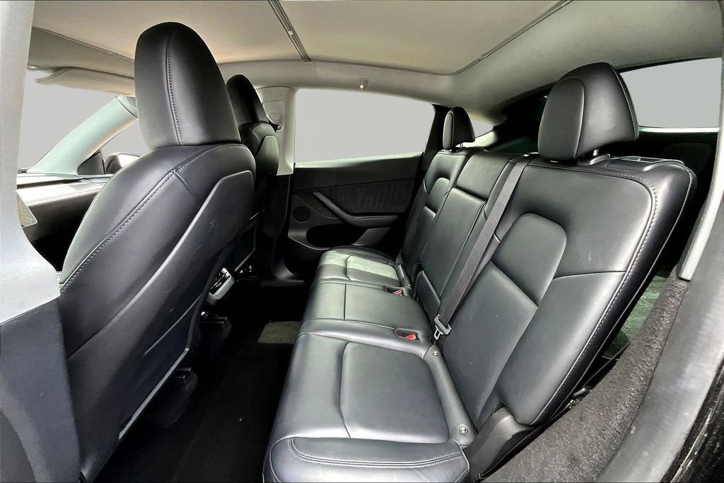 Used 2022 Tesla Model Y Long Range AWD/4WD image 19