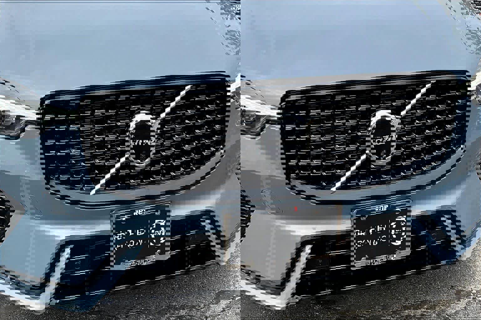 Used 2024 Volvo XC60 B5 Plus w/ Climate Package image 32