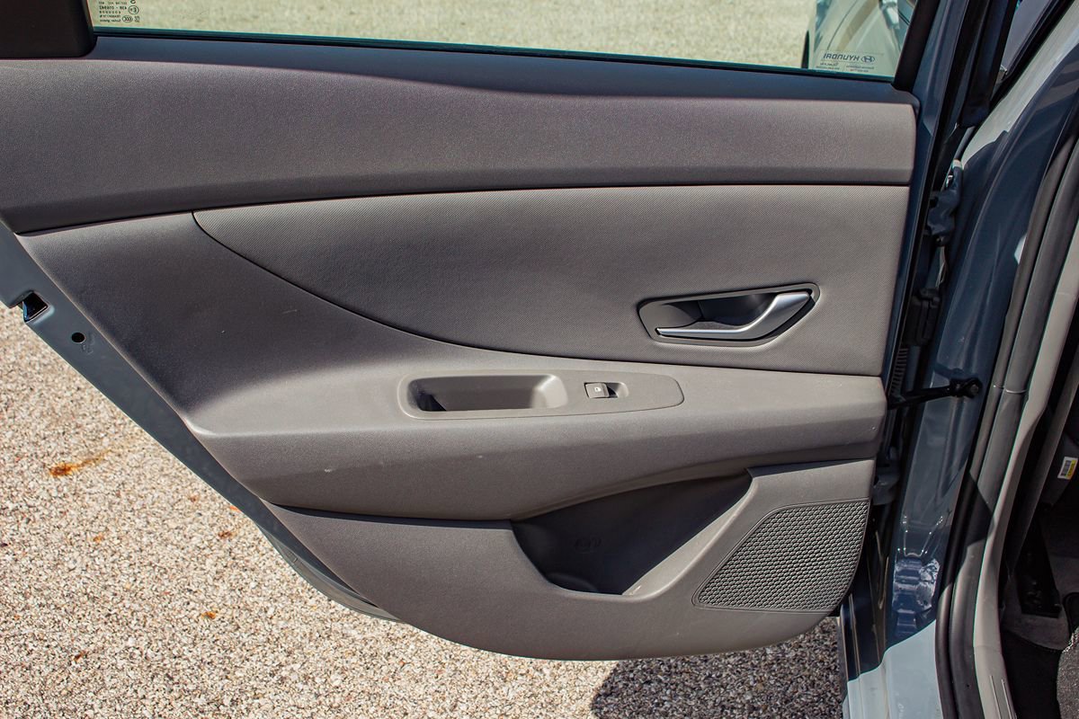 Used 2022 Hyundai Elantra SEL w/ Convenience Package FWD image 15