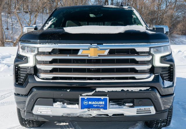 Used 2022 Chevrolet Silverado 1500 High Country w/ High Country Premium Package image 3