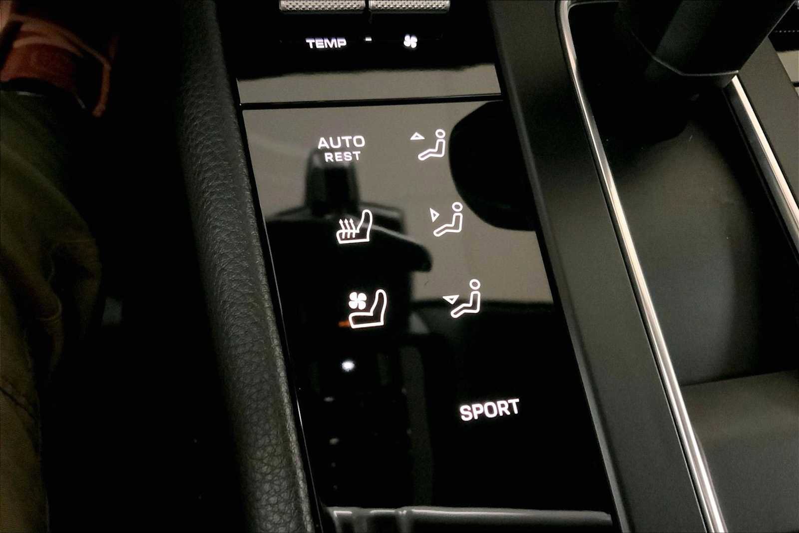 Certified 2024 Porsche Macan image 37