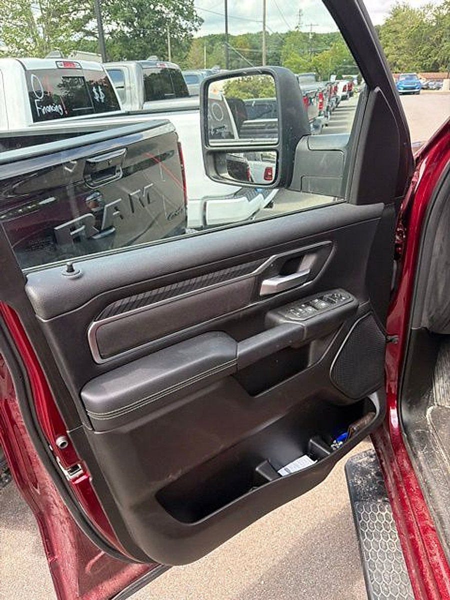 Used 2025 RAM 1500 Big Horn AWD/4WD image 4