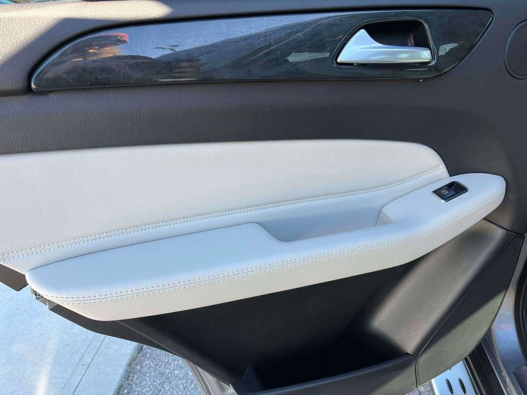 Used 2016 Mercedes-Benz GLE 350 4MATIC image 5