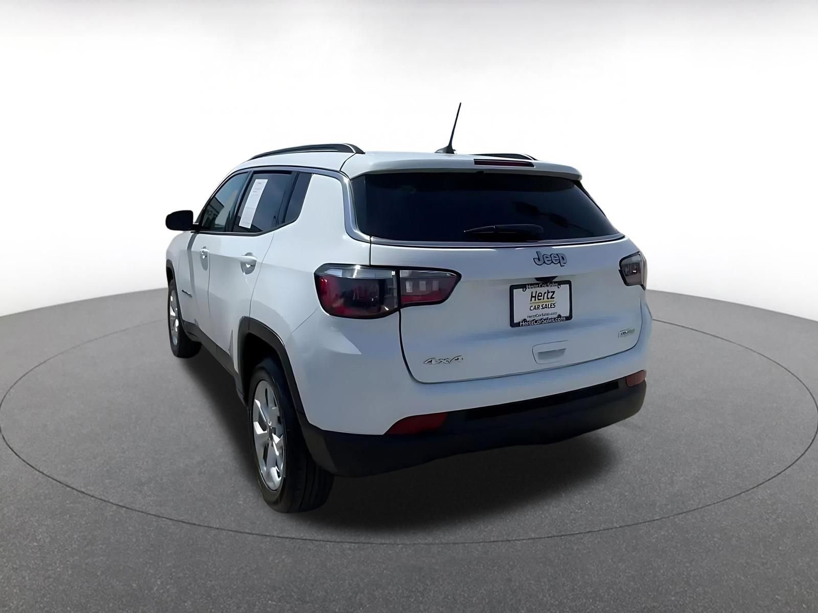 Used 2025 Jeep Compass Latitude AWD/4WD image 11