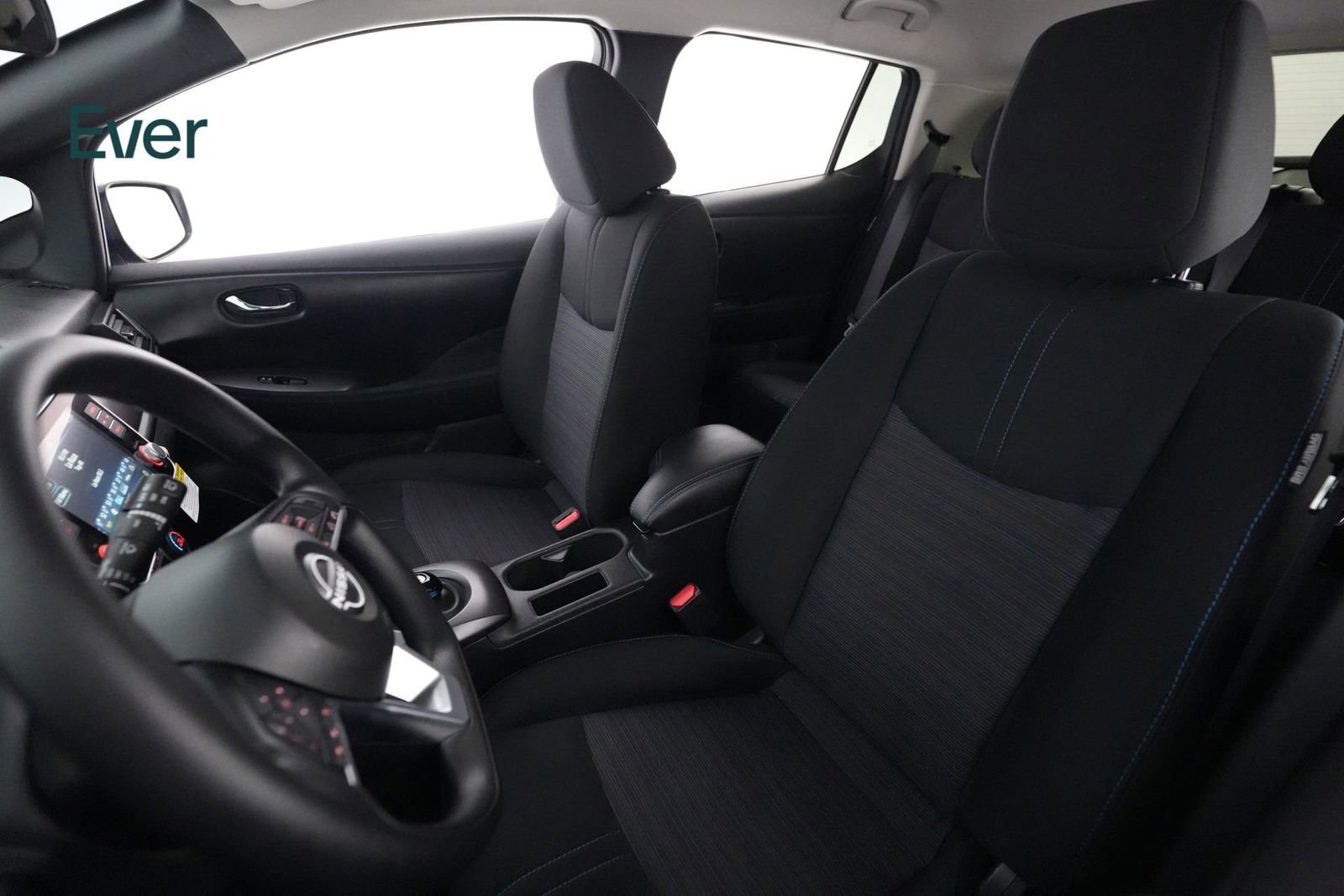 Used 2025 Nissan Leaf S FWD image 4