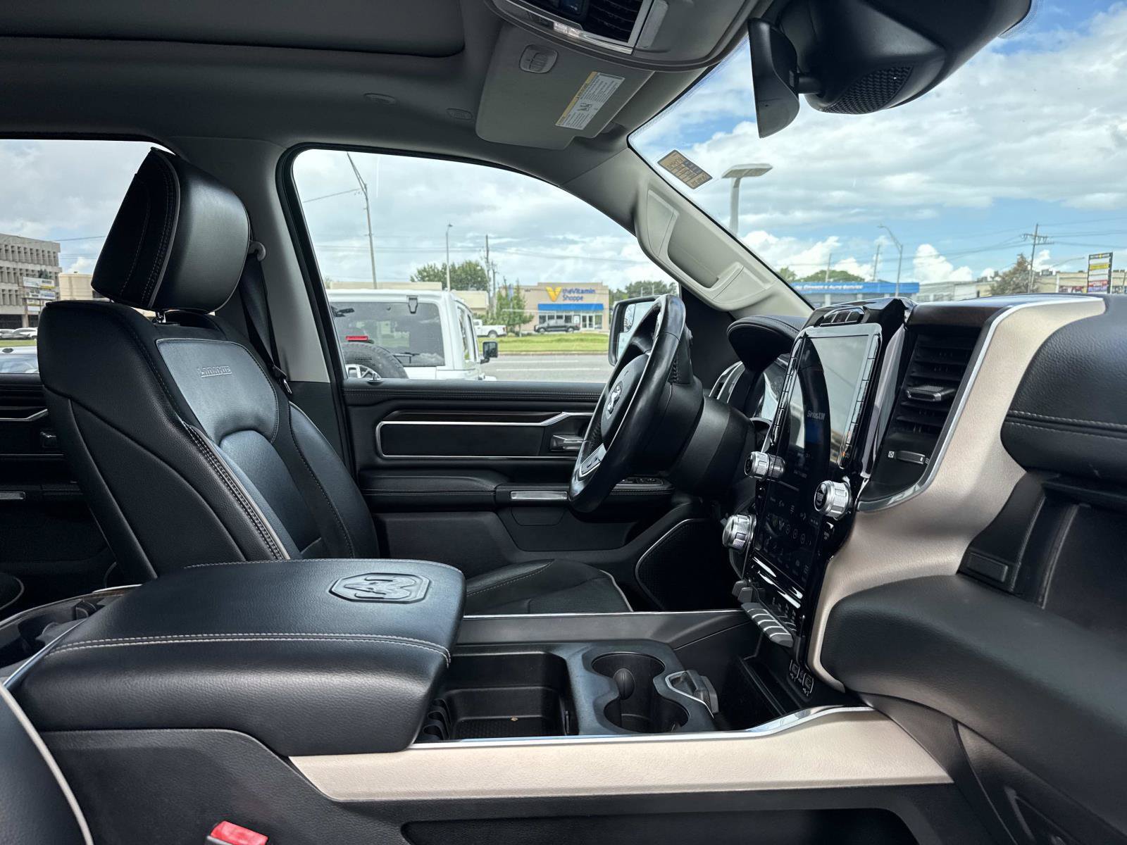 Used 2022 RAM 1500 Laramie w/ Laramie Southwest Edition RWD image 11